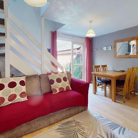 Вилла 24 Strawberry Hill, Tolroy Manor Хейл Экстерьер фото